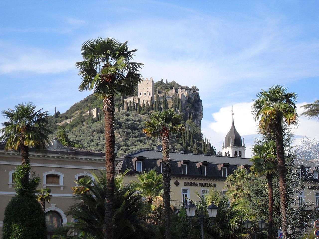 trentino, italia, castel, clădire, clădiri, structuri, arhitectura, istoric, reper, natura, cer, nori, palmele, palmieri, în afara, vară, primăvară, pitoresc