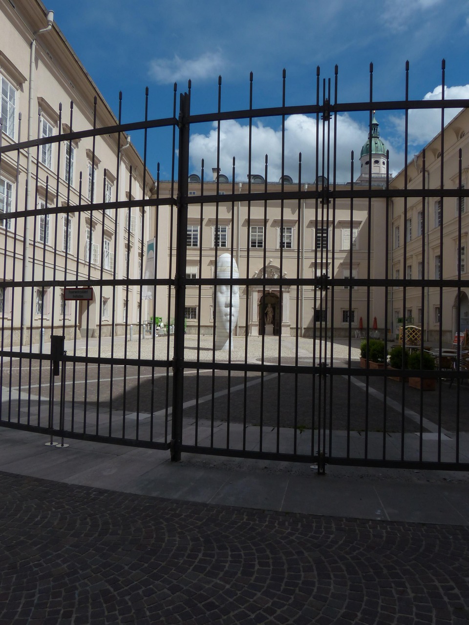 kafes, geçit, kütük parçası, demir parmaklıklar, salzburg üniversitesi, dietrichsruh, tarihi merkez, salzburg, üniversite, sanat projesi, jaume plensa çapa, sanatçı