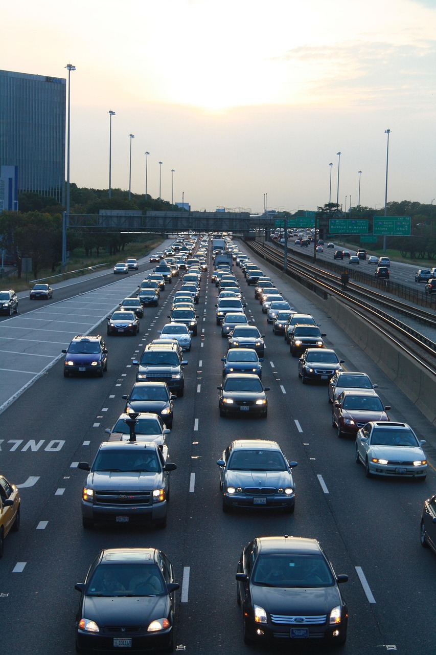 circulation, voitures, véhicules, transport, route, conduite, voie express, autoroute, centre ville, voyager, automobiles, auto, urbain, ville