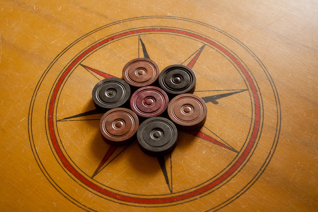 carrom, sport, games, center, coins, black, brown, pink, queen, brown gaming, brown game, brown games, carrom, carrom, carrom, carrom, carrom