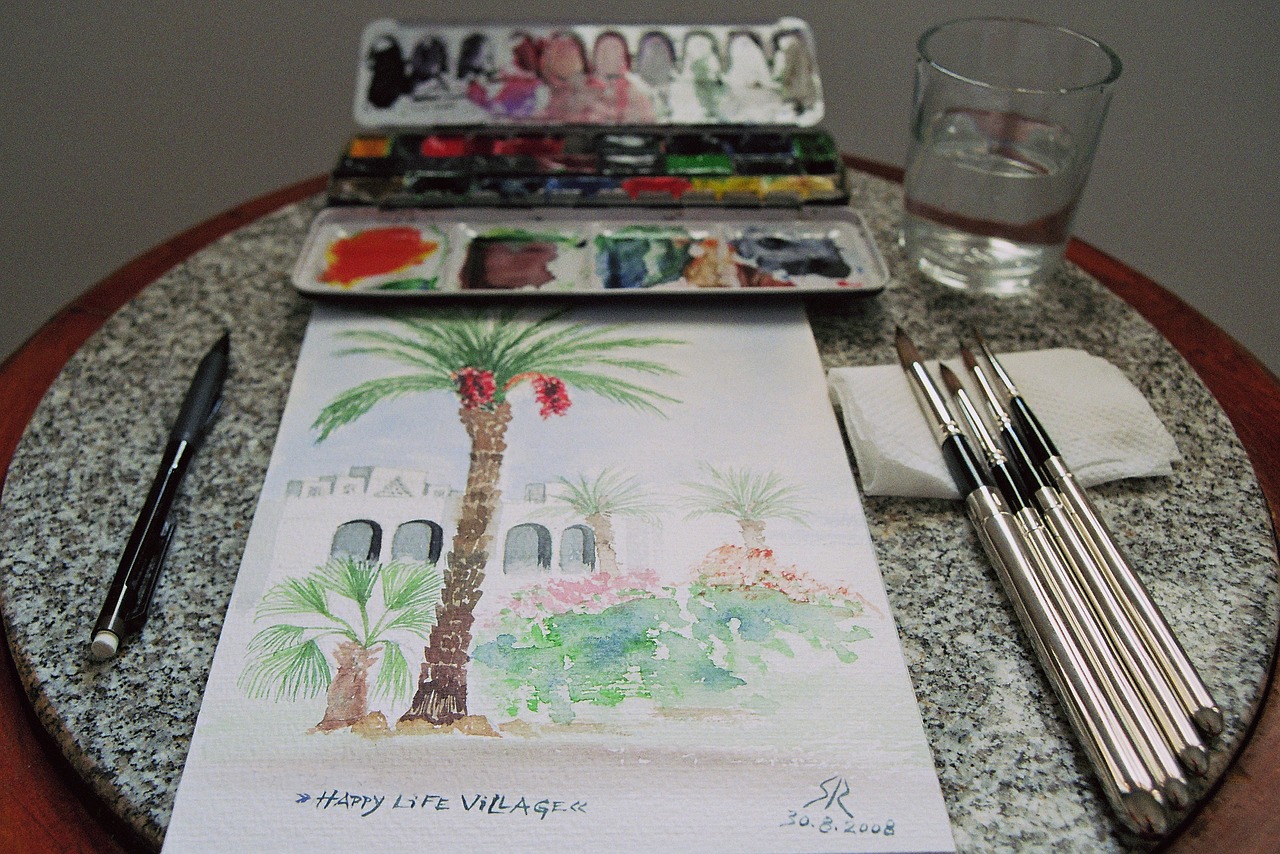 aquarelle, technique de peinture, soluble dans l'eau, pas opaque, teindre, photo, couleur de sketch, boîte de peinture, pinceau, brosse de voyage, verre à eau, palmiers, hôtel, complexe de vacances, vacances, souvenirs de vacances, balayage