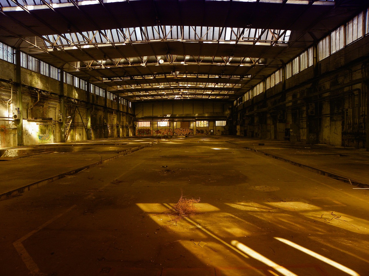 industriella hall, fabriksbyggnaderna, hall, fabrik, ruin, industri, utgånget, gamla fabriken, byggnad, övergiven, köln, deutz ag, deutz fabrik, khd, förlorad plats