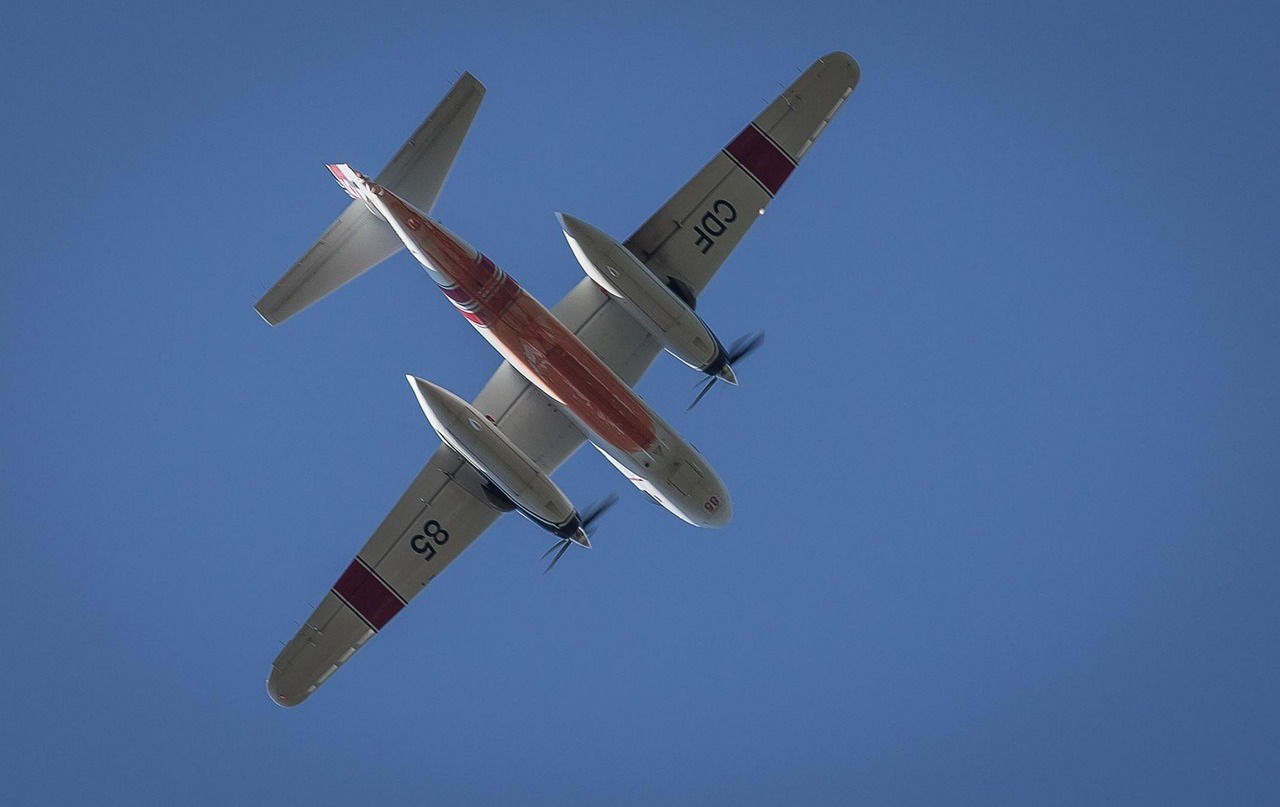 airplane, flying, tanker, sky, fly, aviation, nature, wildfire, calfire, emergency, blue emergency