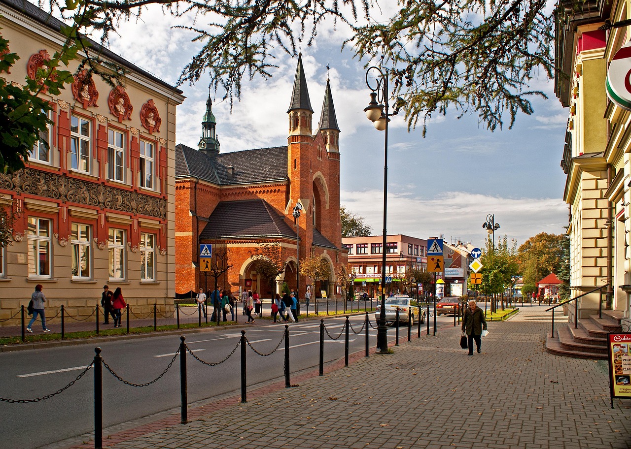 małopolska, architektura, miasto, budynki, kościół, sakralne, nowy sącz, zdobienia, renowacja, stare miasto, kamienice, ulica, zabytki, widok miejski, jesień, pory roku, kolorowe budynki, nowy sącz, nowy sącz, nowy sącz, nowy sącz, nowy sącz