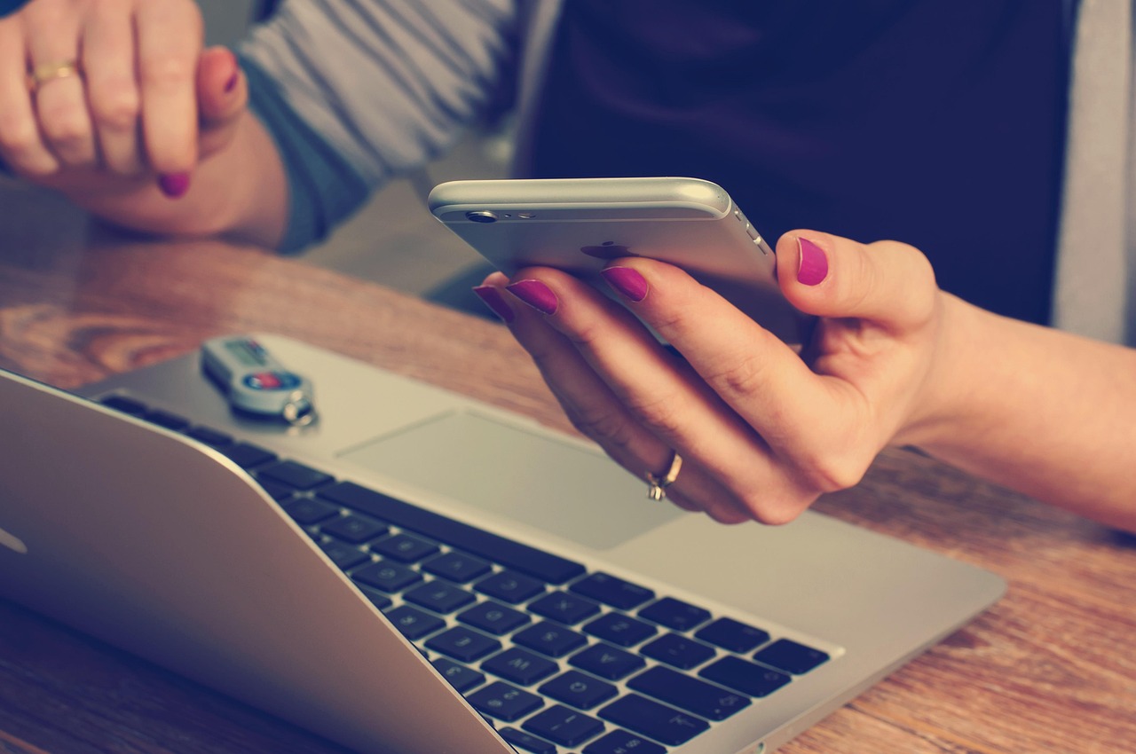 kancelář, podnikání, účetní, účetnictví, notebook, mobilní telefon, chytrý telefon, klávesnice, žena, technika, kancelář, kancelář, kancelář, podnikání, účetní, účetní, účetní, účetní, účetní, účetnictví, účetnictví, účetnictví, notebook, notebook, notebook, notebook, notebook