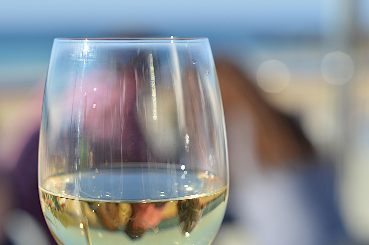wine, glass, sun, beach, sand, carbis bay, st ives, cornwall, alcohol, drink, beverage, wineglass, liquid, white, restaurant, bar, celebration, party, dinner, taste, nature, grape, luxury, alcoholic, dining, elegant, drinking, single, cheers