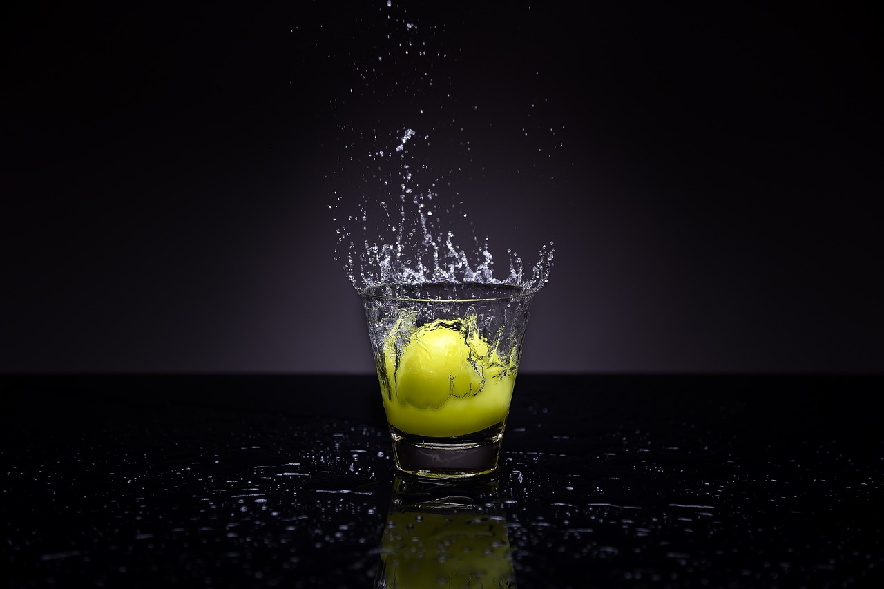 su, sıçrama, limon, cam, sıvı, meyve, damla, taze, siyah su, siyah cam, siyah meyve, doğa, siyah gözlük, siyah limon