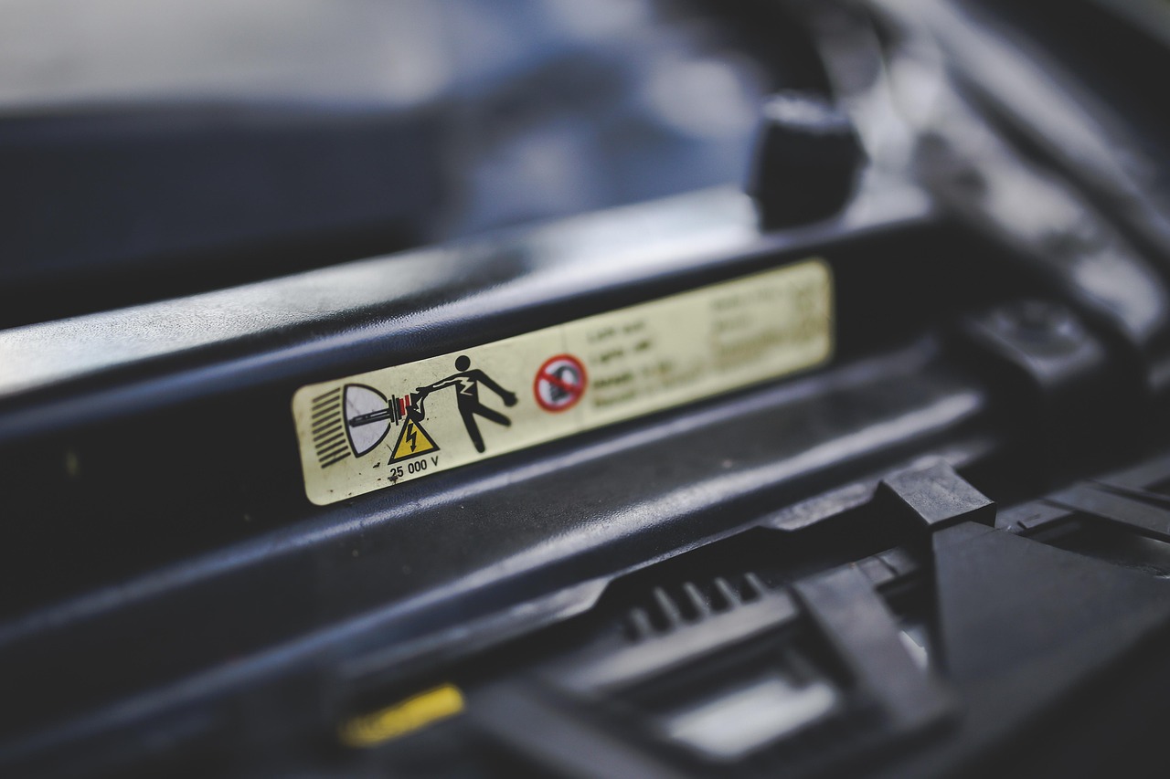 sign, voltage, symbol, security, lightning, icon, safety, warning, danger, electricity, risk, electric, xenon, gray security, gray safety, gray lightning
