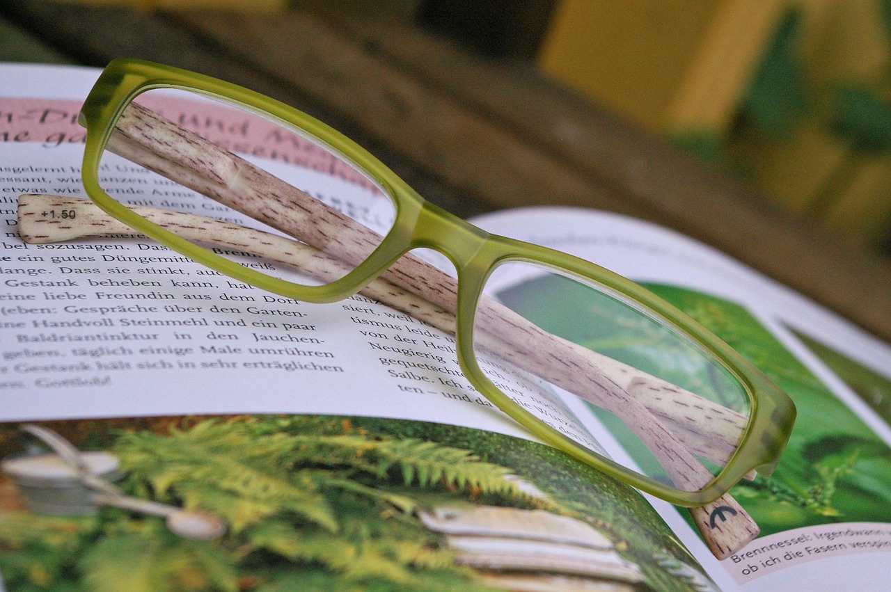 glasses, see, view, sharpness, read, reading aid, reading glasses, clear view, glasses glass, see well, eyeglass lenses, glasses frame, readable, visual aid, optics, enlarge, a book, garden book, eyes, see better, diopter