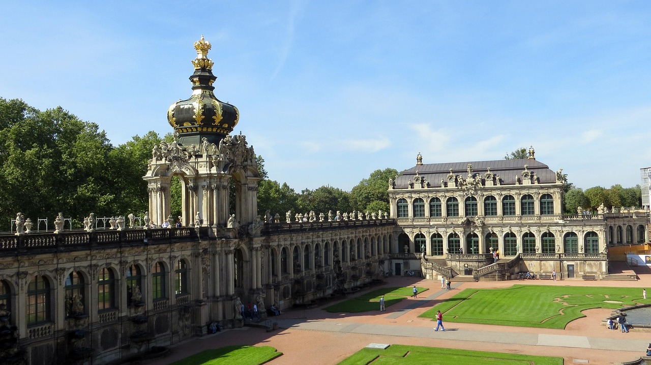 kennel, dresden, fountain, facade, destination, sightseeing, fortress, rampart, architectural style, monument, historic center, dresden, dresden, dresden, dresden, dresden
