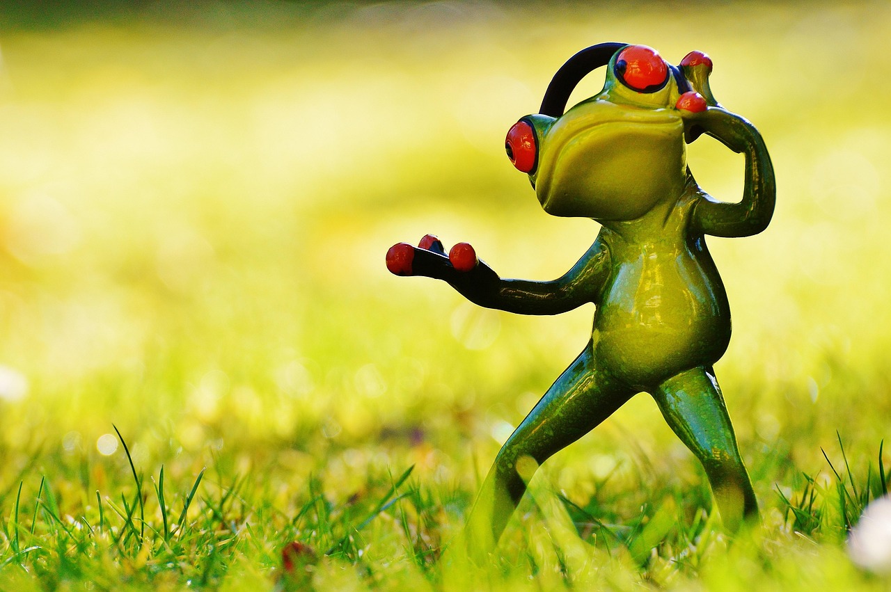 frog, meadow, headphones, nature, music, figure, animal, green, cute, fun, funny, artificial stone
