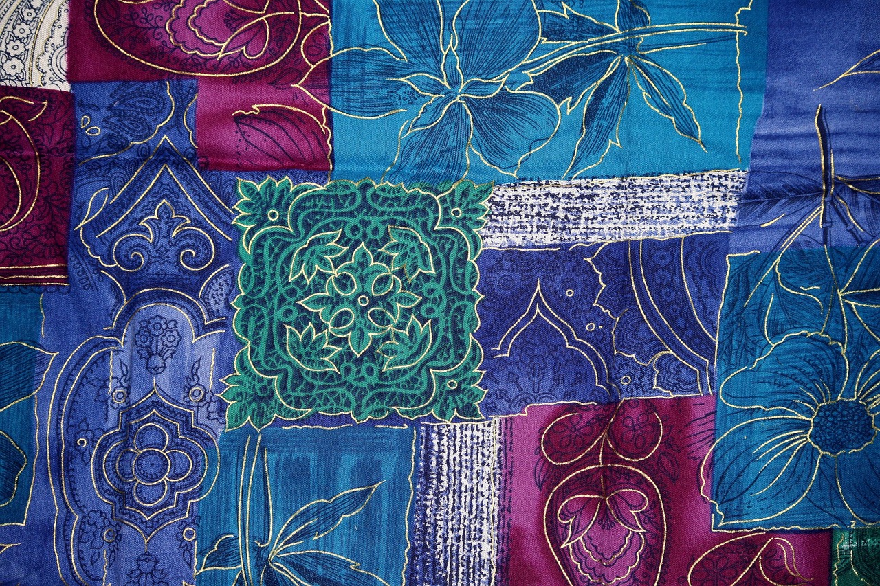 arrière plan, patchwork, beau fond d'écran, fleurs, fond, bleu, mauve, fond d'écran gratuit, fond d'écran complet hd, turquoise, fond d'écran hd, tissu, surface, motif, soie, floral, floraux, coloré, fond d'écran mac, fond d'écran d'ordinateur portable, décoration, déco, florale, texture, fond d'écran fleur, fond d'écran, patron, modèle, fond d'écran 4k, nature, arrière-plan gratuit, flower background, fond floral, papier peint, arrière-plans sympas, tapisserie, reflets soyeux, fond d'écran windows, printemps, gros plan, conception, art, textile, belles fleurs, motifs, fond d'écran 4k 1920x1080, bokeh, couleurs, toile de fond, fonds d'écran, pattern