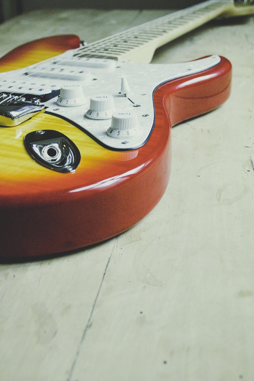 gitara, muzyka, grać, muzyk, instrument, koncert, instrument muzyczny, gitara akustyczna, smyczki, uliczni grajkowie, szczegółowy strzał, gitara basowa, sztuka, relacja na żywo, gitara elektryczna, e gitara basowa