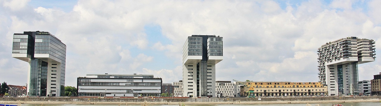 nostureita, arkkitehtuuri, köln, moderni, rakennus, lasimaalaus, moderni arkkitehtuuri, talot, rein joki, rein, rheinauhafen, panoraama, saksa, vesillä, virtaus, pilvenpiirtäjät, taloja, toimistorakennukset asuinrakennukset, toimistorakennus, teräsrunkorakenne, näyttävä, upea rakennuksen muoto, reinblick, tullisatama, tektoninen käsite, tausta, taustakuva