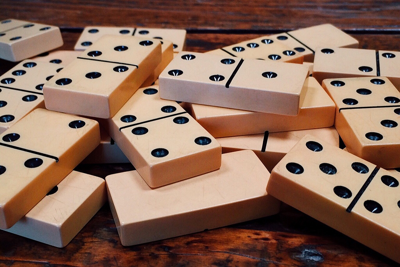 dominoes, game, domino, strategy, brown gaming, brown game, brown games, dominoes, dominoes, dominoes, dominoes, dominoes, domino, domino, domino