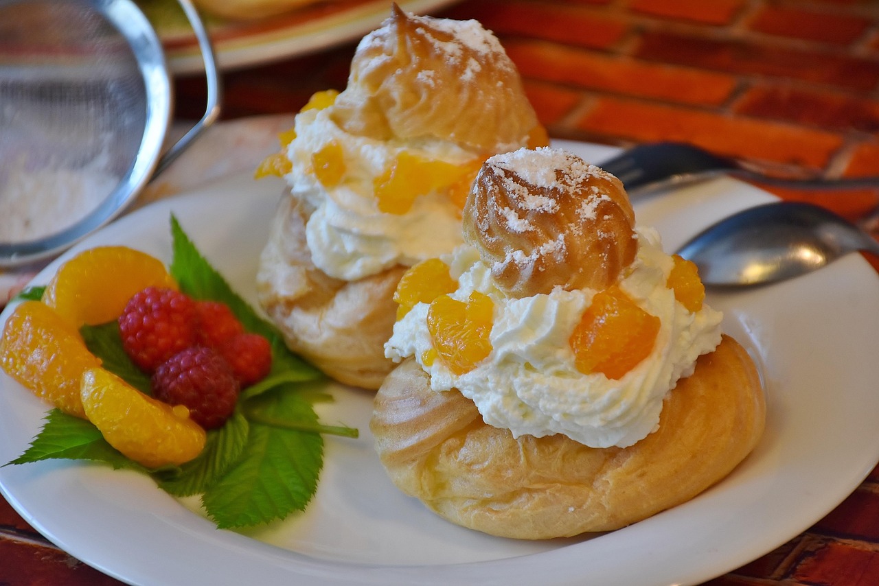 windbeutel, gebäck, backen, backwaren, lecker, brandteig, süß, schlemmen, mandarinen, essen, dessert, kuchen, lebensmittel, nachspeise, süßspeise, zucker, eier, butter, kleingebäck, nascherei, kaffeezeit, süßigkeit, windbeutel, windbeutel, windbeutel, windbeutel, windbeutel
