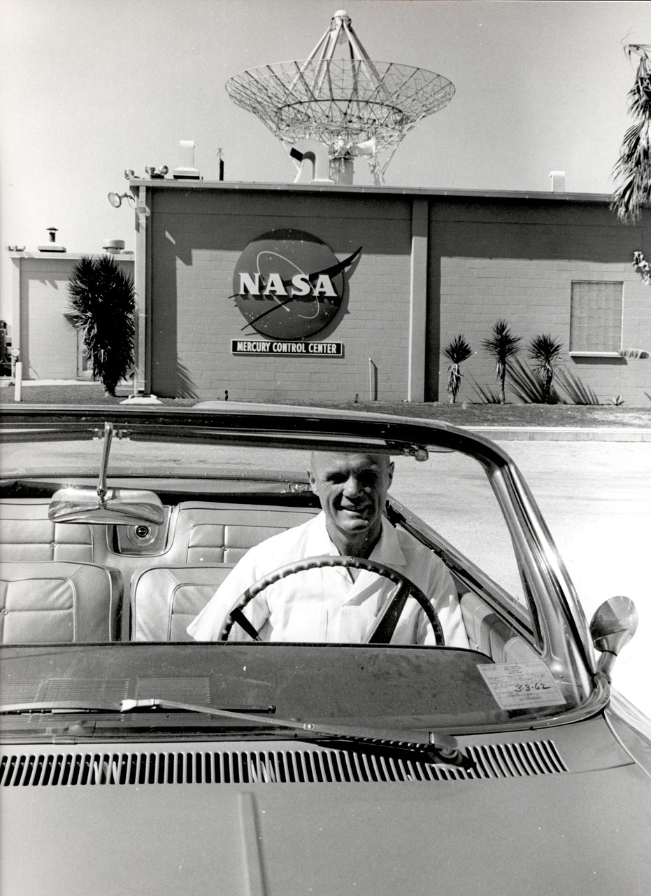 car, convertible, vehicle, nasa, mercury control center, cape canaveral air force base, john herschel glenn jr, july 18 1921, december 8 2016, car wallpapers, american aviator, engineer, astronaut, united states senator, ohio, february 20 1962, friendship 7, mercury seven, 1959, america's first astronauts, project mercury, cambridge ohio, senator, gray friendship