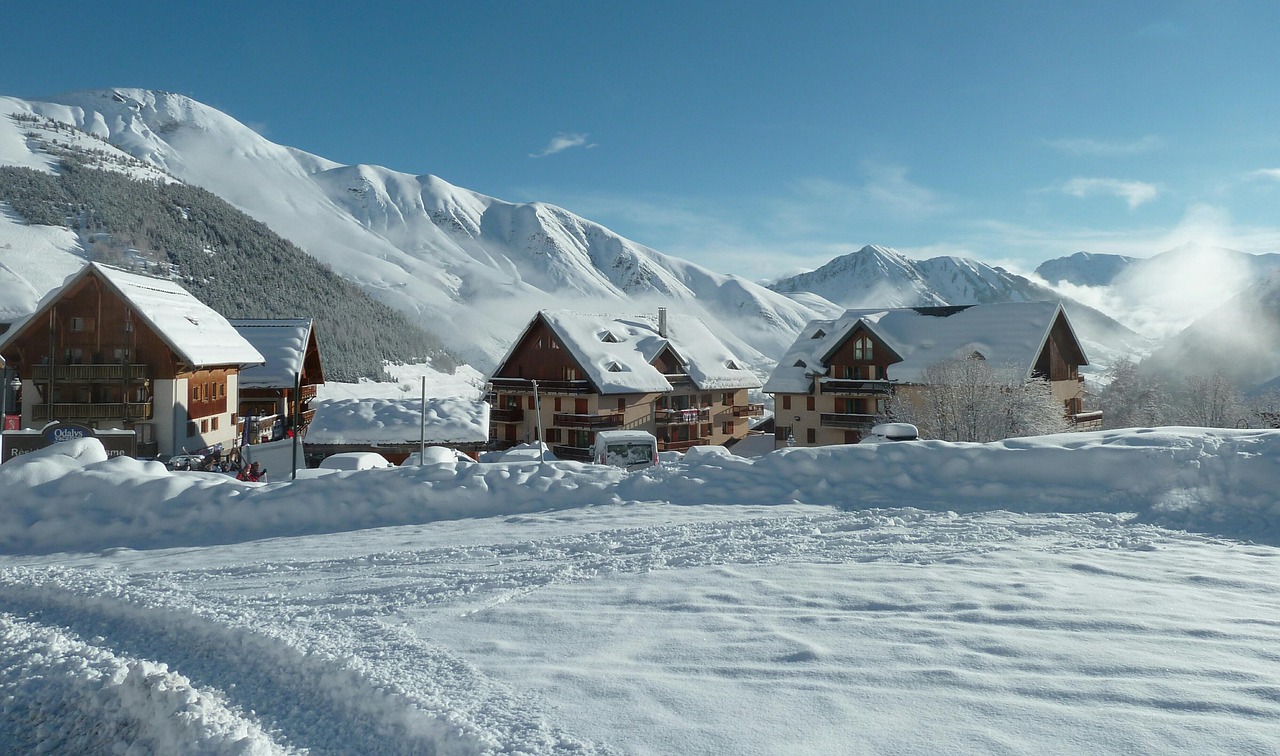 town, mountain, winter, st sorlin d arves