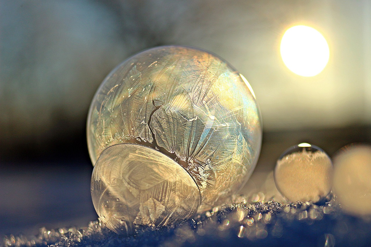 ice crystals, soap bubble, frost ball, frost bubble, winter, frozen, nature, cold, frost, bullet, frozen soap bubble, freeze, bubble, ice cream, snow, frosted soap bubble, ice bubble