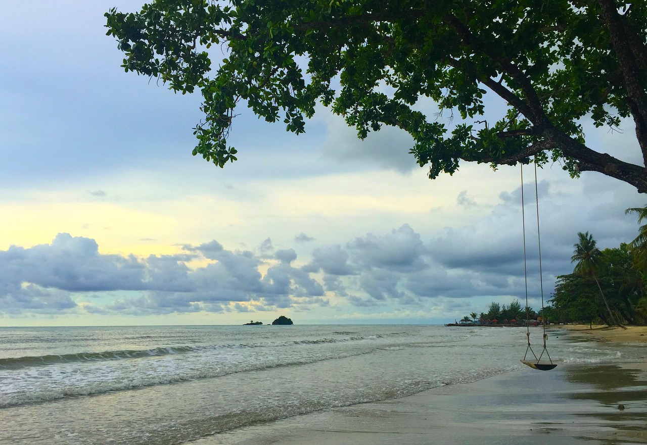 kai bei, beach, kaibei, koh chang, banita, banita tour, sea, travel, thailand, asia, tourism, summer, water, nature, vacation, holiday, blue, landscape, sky, island, ocean, paradise, tropical, turquoise, destination, scenic, boat, trip, clear, journey, rock, blue sky, koh, mountain, people, sun, outdoor, scene, krabi, landmark, sand