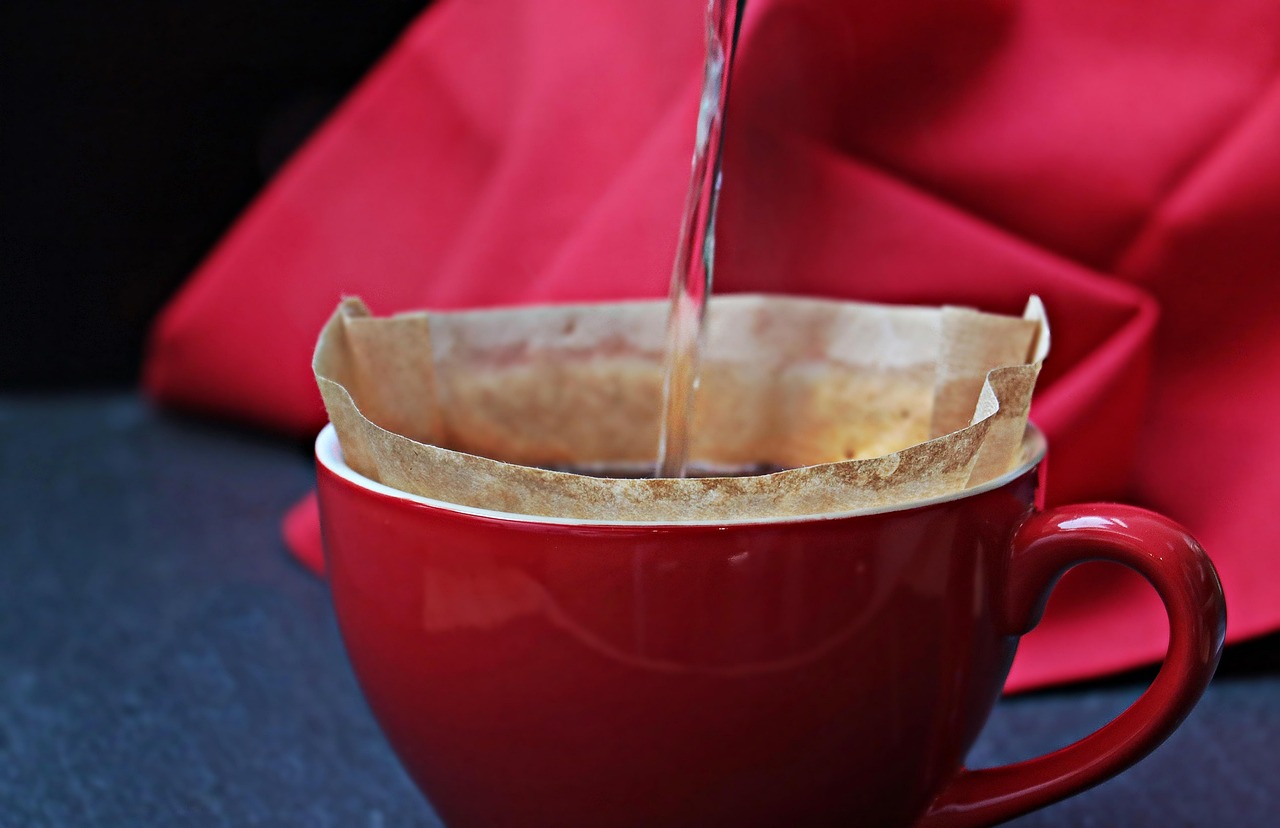 coffee pot, nature, cup of coffee, filter, drink, aroma, cup, yummy, luxury items, dishes, coffee drink, caffeine, enjoyment, porcelain, ceramic, pour a, paper filter, red, red cup, filter in the cup, coffee filter, coffee filter in the cup, give a, water, napkin, red serviette