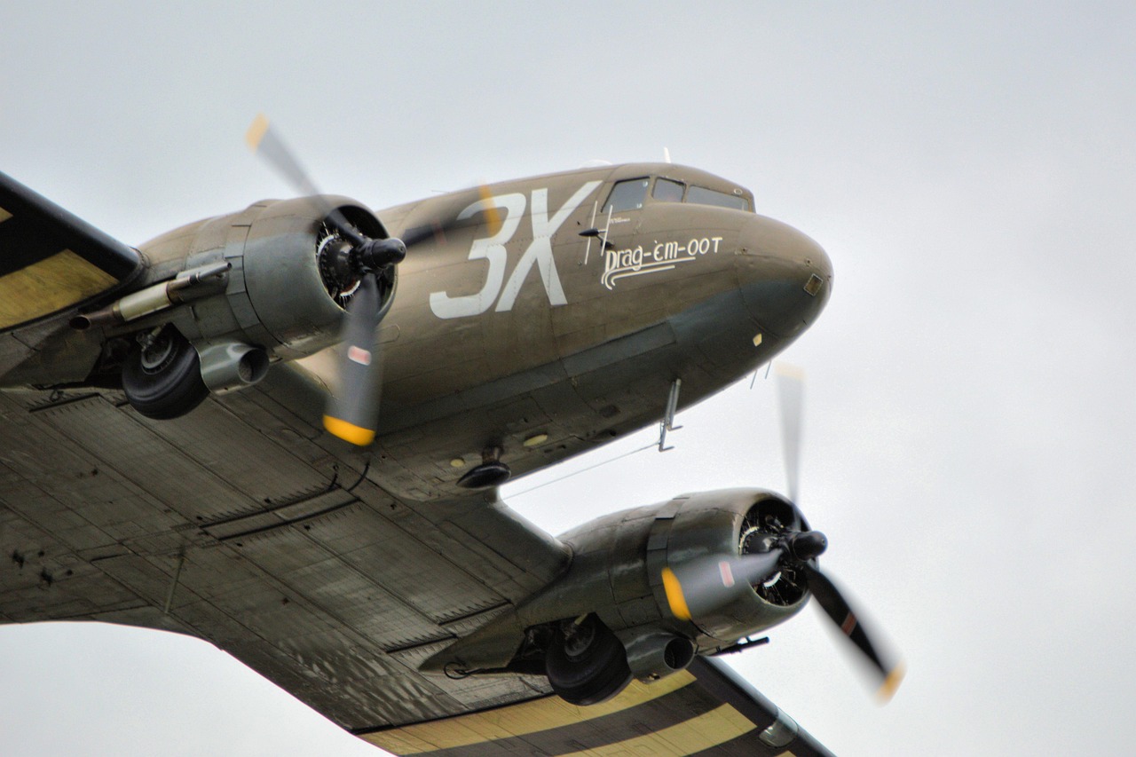 douglas dakota, douglas dc3, douglas c47, douglas skytrain, ww2, dc 3, dakota, luftfahrt, shoreham airport