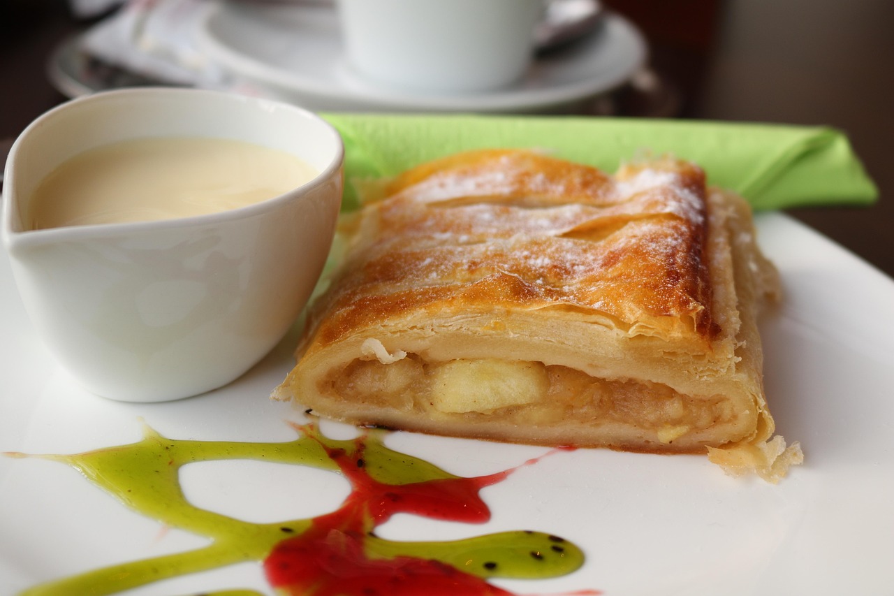 essen, kaffeezeit, nascherei, süß, lebensmittel, süßspeise, kuchen, backen, süßigkeit, nahrungsmittel, gebäck, nachspeise, genuss, nachtisch, lecker, schlemmen, feinbackware, backwaren, dessert, kleingebäck, kaffee, süssspeise, kaffekränzchen, apfelstrudel, kalorien, confiserie, apfelstrudel, apfelstrudel, apfelstrudel, apfelstrudel, apfelstrudel