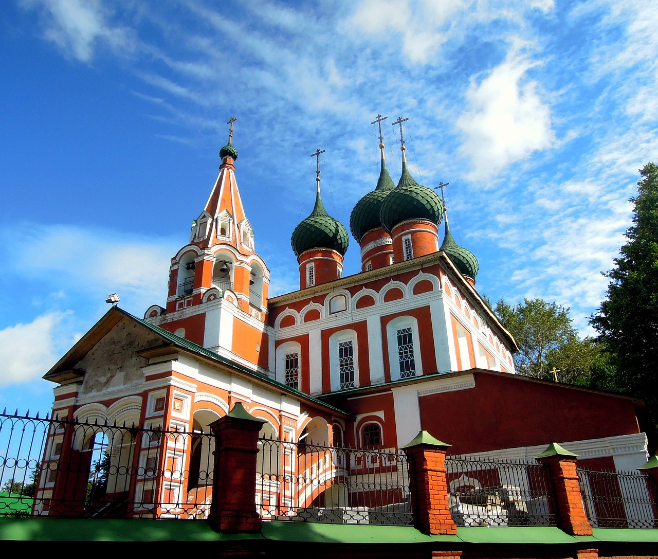 cathedral, църква, архитектура, temple, купол, религия, купол на катедралата, сграда, структура, красив храм, християнска църква, православие, гледка, кръстове, камбанария, религиозен, архангел михаил, ярославъл