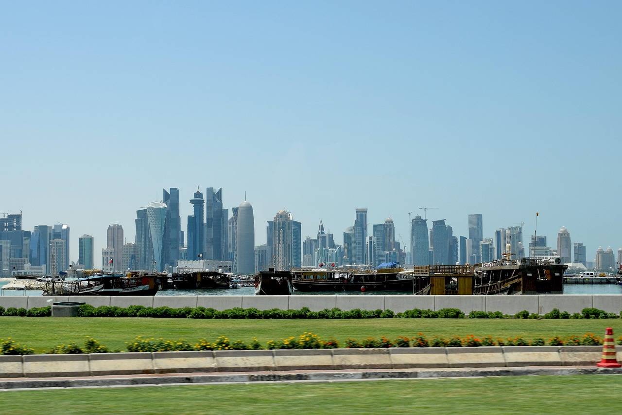 doha skyline, orizont, doha, oraș, arhitectura, qatar, arab, peisaj urban, mijloc, arabic, turn, clădiri, modern, voiaj, capital, asia, zgârie-nori, golf, țară