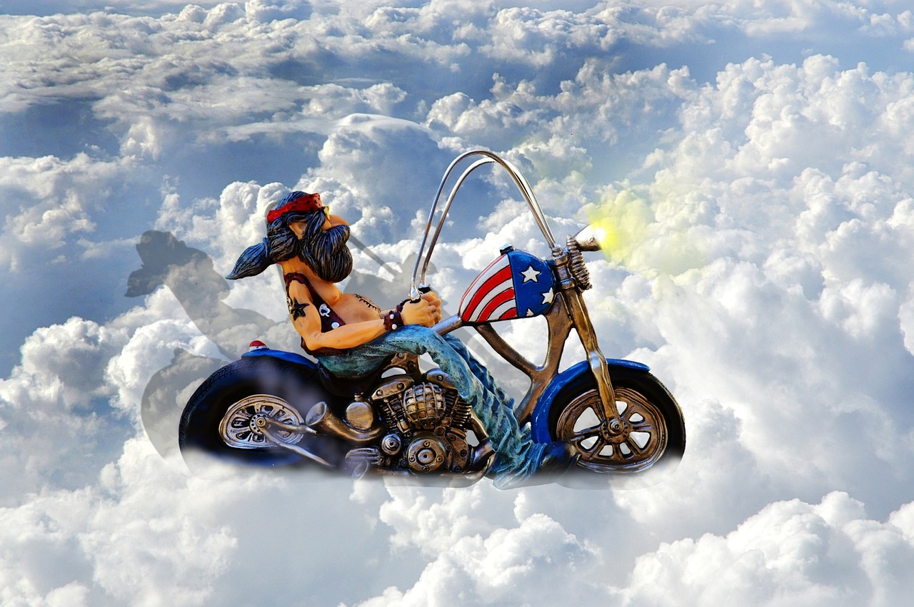 biker, motocykel, motocyklista, motocyklové, cesta, figúra, pôžitok zo života, motorsport, nálada, stará motorka, bicykle, sekáč, bicykel, zábava, cruser, harley-davidson, harley, chróm, v pohode, muž, klasický, potetovaný, koníček, kult, sloboda, harley davidson, jazdiť, motocykle, príroda, rocker, trasa 66, asfalt, crusen, karikatúra, fantázia, mysticky, mesiac, spln, super mesiac, lunárny kráter, vesmíru, nekonečný, tvorba, fotomontáž, nebo, oblaky, tvar oblaku, napučiavajúci oblak