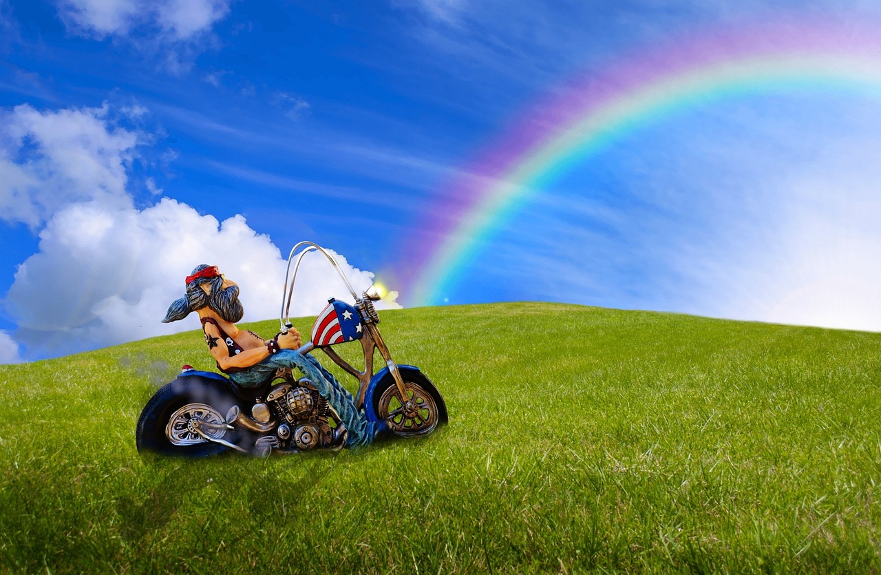 biker, motocykel, motocyklista, motocyklové, cesta, figúra, pôžitok zo života, motorsport, nálada, stará motorka, bicykle, sekáč, bicykel, zábava, cruser, harley-davidson, harley, chróm, v pohode, muž, klasický, potetovaný, koníček, kult, sloboda, harley davidson, jazdiť, motocykle, rocker, trasa 66, asfalt, crusen, karikatúra, fantázia, mysticky, vesmíru, nekonečný, tvorba, fotomontáž, dúha, oblaky, nebo, prírody, krajina, slnko, leto, prírodný jav, dúhové farby, hra farieb, lúka, zelená lúka, tráva