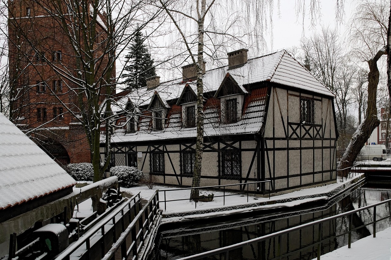 white building, monument, white, monuments, poland, architecture, building, tourism, old, houses, western pomerania, nature, the house frame, old buildings, rural architecture, cottage, buildings, snow, winter, the urban landscape, bridge