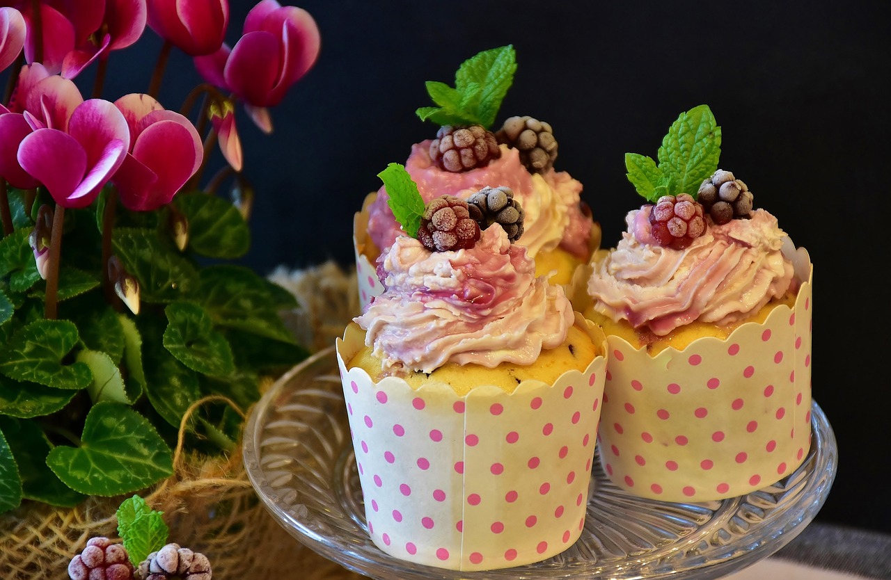 petit gâteau, muffin, gâteaux, candy, tarte, décorations de gâteaux, crème, mascarpone, garniture, baie, cuire, confiserie, sweet, repas, tasse à café, façonner, le dessert, plat sucré, des pâtisseries, calories, appétissant, farine, du sucre, beurre, des œufs, pâte, ingrédients, préparation, aliments, artisanat, foodfoto, foodfotografie, muffin, gâteaux, tarte, sweet, repas, repas, repas, repas, repas, artisanat