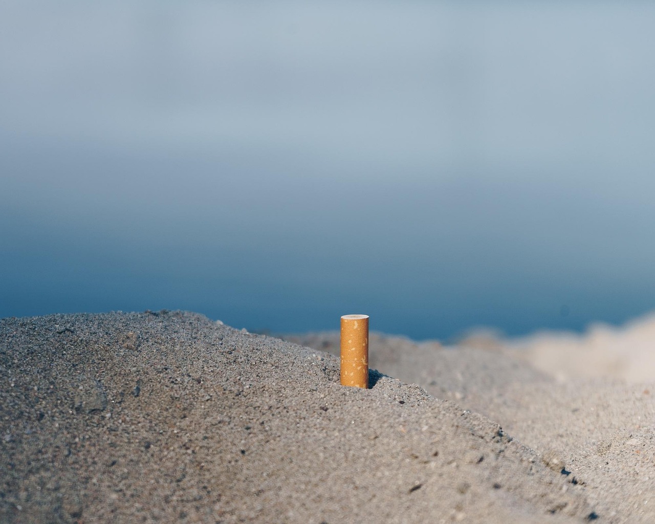 cigarette, beach, garbage, ash, marlboro, lundm, sand, waste, rest, paper, disposal, nature, old, environmental protection, recycling, environment, bio, waste bins