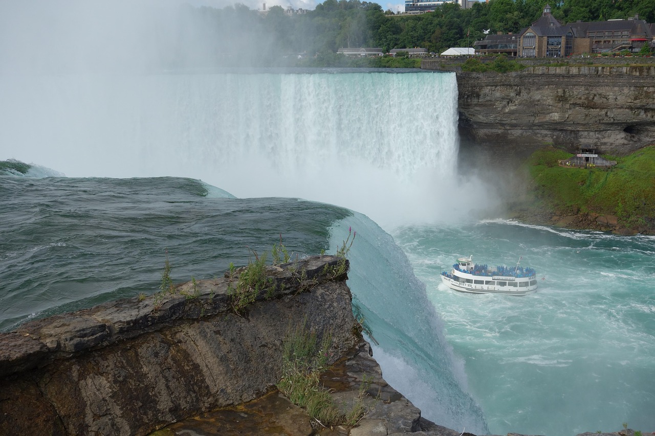 niagara fälle, niagara, wasserfall, usa, wasserkraft, kanada, niagara falls, natur, wasser, niagarafälle, gischt, sightseeing, niagara wasserfall, sehenswürdigkeit, feucht, vereinigte statten, grenze, fälle, fluss, stimmungsbild