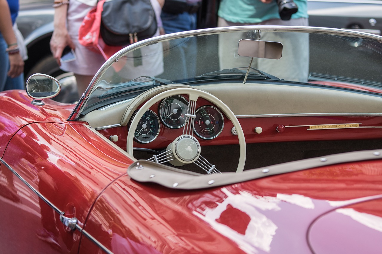 auto, porsche, spider, fahrzeug, verkehrssystem, fahren, chrom, lenker, oldtimer, liebhaberstück, klassisch, nostalgie, historisch, automobil, tachometer, klassiker, oldtimer automobile, alte autos, rot