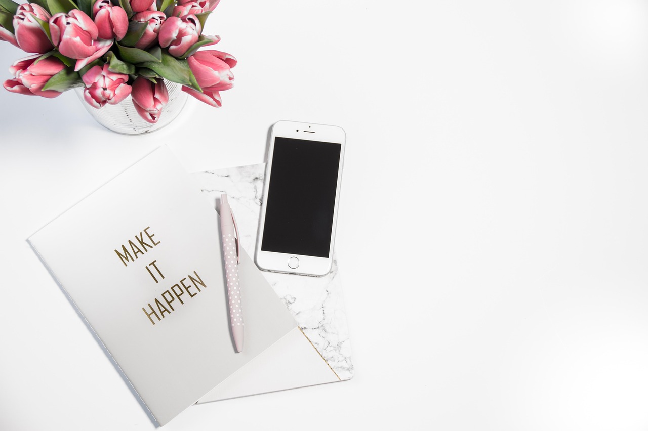 office, bureaubladachtergrond, natuur, bloem behang, bedrijfsleven, papier, bloem achtergrond, geen persoon, iphone, mooie bloemen, notebook, tulpen, bloemen, witte achtergrond, wit