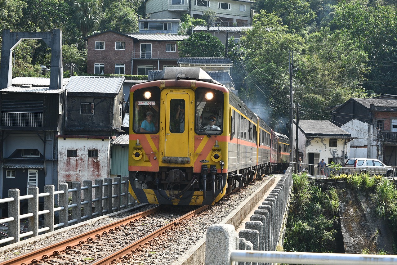 reizen, treinen, trein, spoorweg, vervoer, drie mink ridge, pingxi lijn, spoorwegen, diesel trein