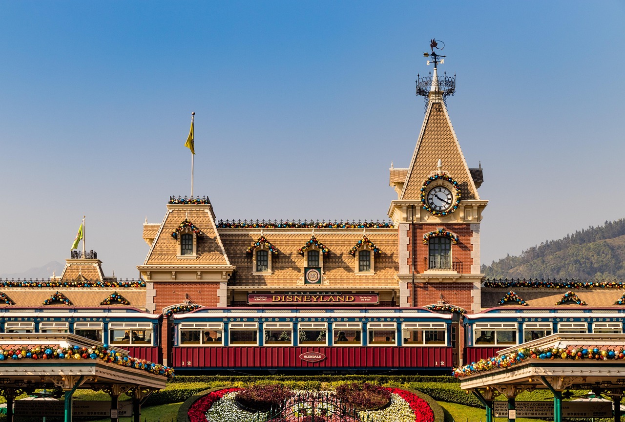 podróż, architektura, miasto, turystyka, budynek, hong kong, disneyland, wypoczynek, zamek, budowla, zabytek, pałac, wakacje, przyroda, zwiedzanie, lato, wieża ratuszowa