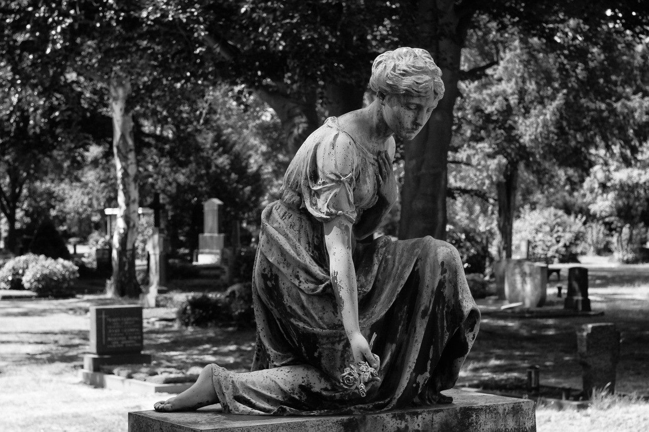 tomb art, graveyard, black and white photography, tomb