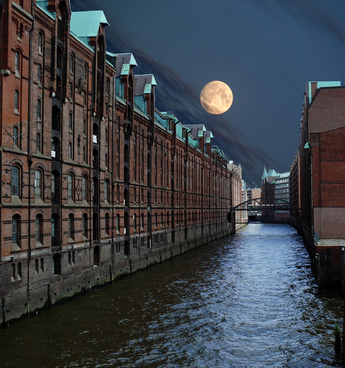 kanava, arkkitehtuuri, vesillä, tiellä, rakennus, kaupunki, kaupunkimaisema, taivas, hampuri, speicherstadt, iso kaupunki, horisonttiin, matkailu, julkisivu