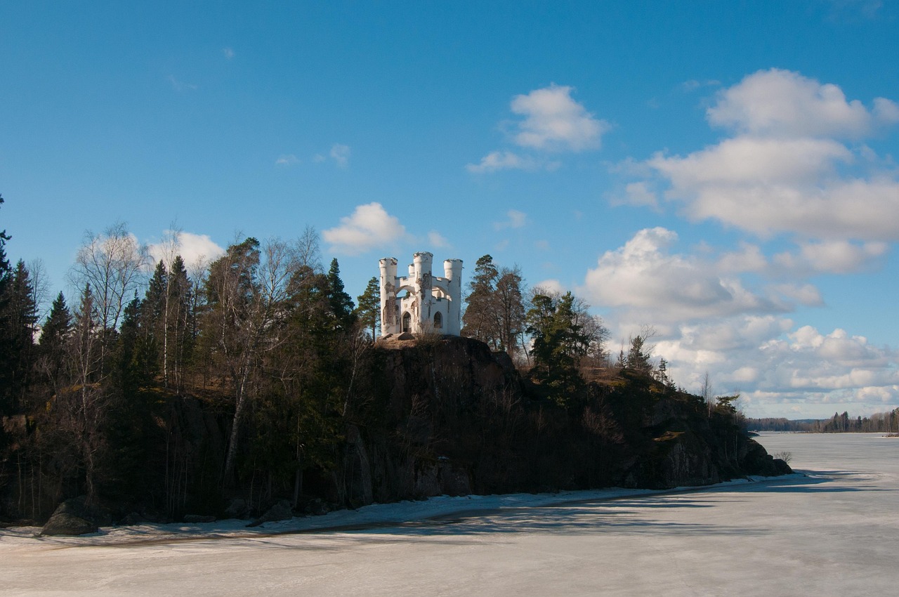 natur, træ, panoramisk, himmel, rejse, udendørs, landskab, ingen, maleriske, turisme, kyst, panorama foto, mountain, vand, finske bugt, vyborg, mon repos, kapel, ø, død, frost, hav, sne, kold, vinter, klipper, bay, øde ø, havlandskab, rejser, kirke, temple, kristendom, historie, religiøs, syn, kulturen, monument, rusland, ortodokse, ortodoksi, bygning, religiøse monumenter, arkitektur