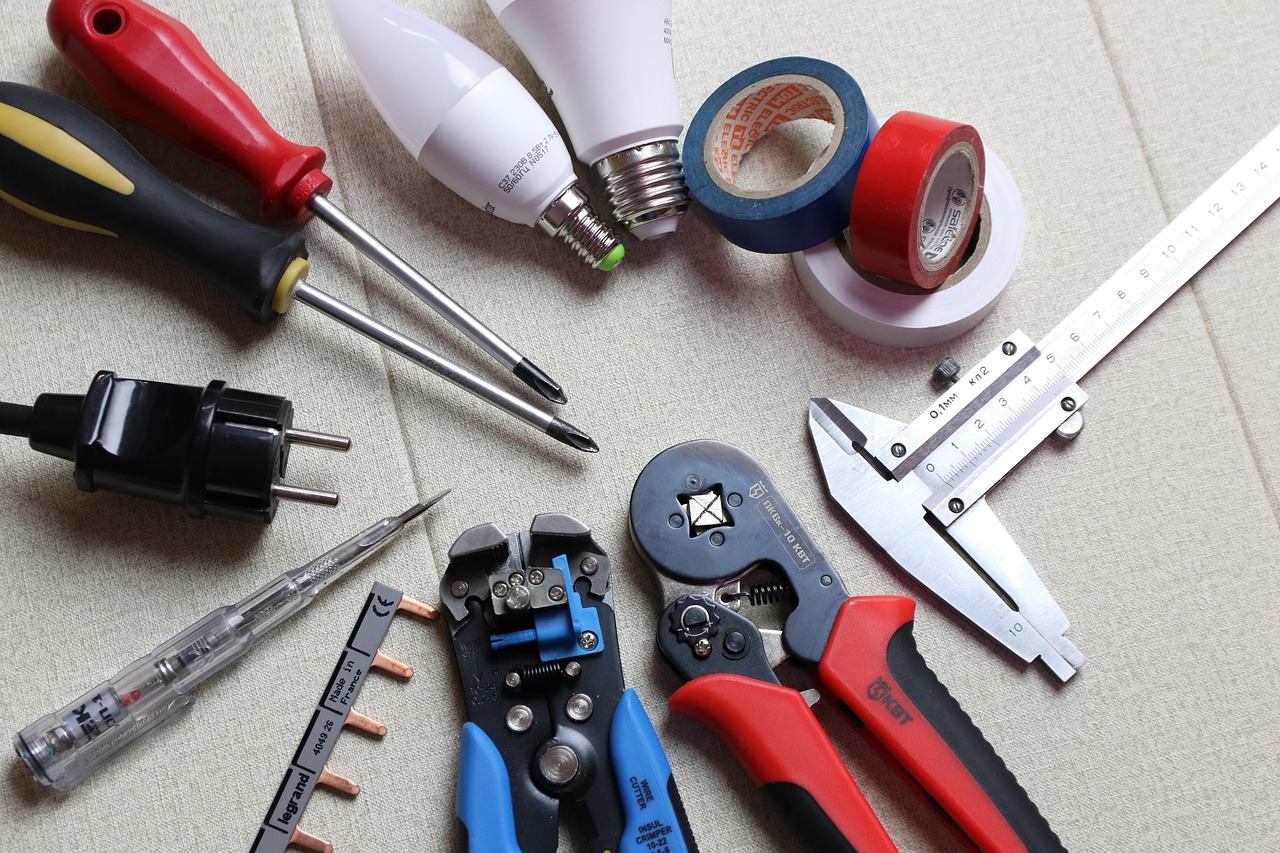 elektriker, elektroinstallation, montage, werkzeug, werkzeuge, handbuch, reparatur, arbeit, gebäude, draht, schraubendreher, elektriker, elektriker, elektriker, elektriker, elektriker, elektroinstallation, montage, montage, montage, montage, werkzeug, werkzeug, werkzeug, werkzeug, werkzeug, reparatur