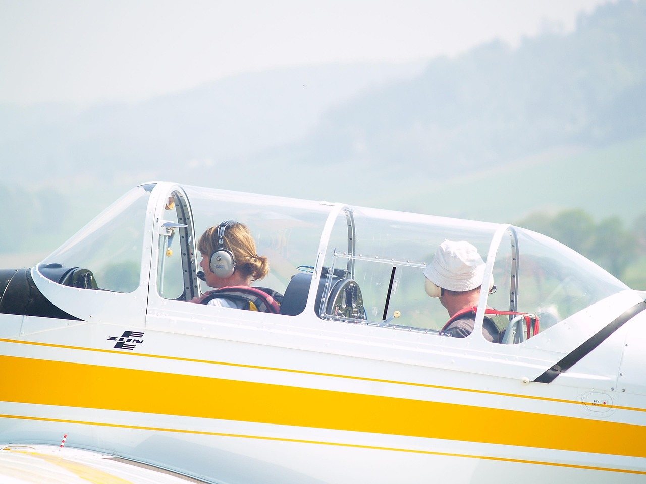 transport system, travel, engine, vehicle, plane, heaven, fly, quickly, sports, aerobatics, athletic, speed, dynamic, cornering, machine, a spin, technology, looping, role, turns