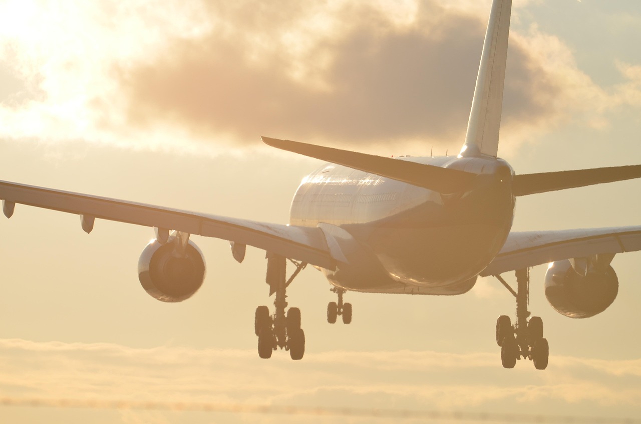 aeroporto, aerei, airbus, aviazione, volo, volare, aereo, compagnia aerea, aereo passeggeri, partenza, viaggi, trasporti, approdo, commerciale, viaggio