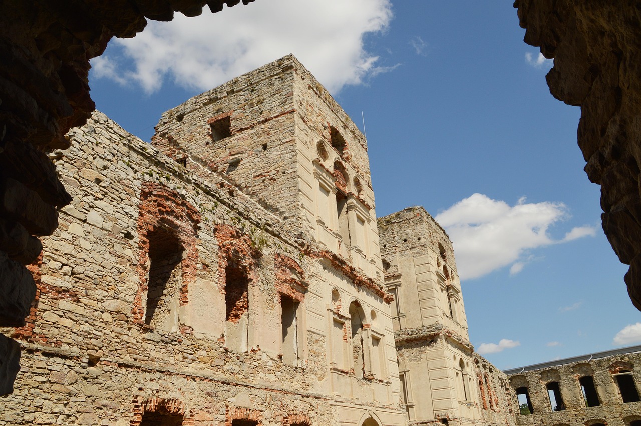 hrad, ruiny, prohlížení památek, pád, příroda, středověku, budova, architektura, krajina, staré, pevnost, dějiny, stěna, historicky, kámen, nebe, mraky, okno