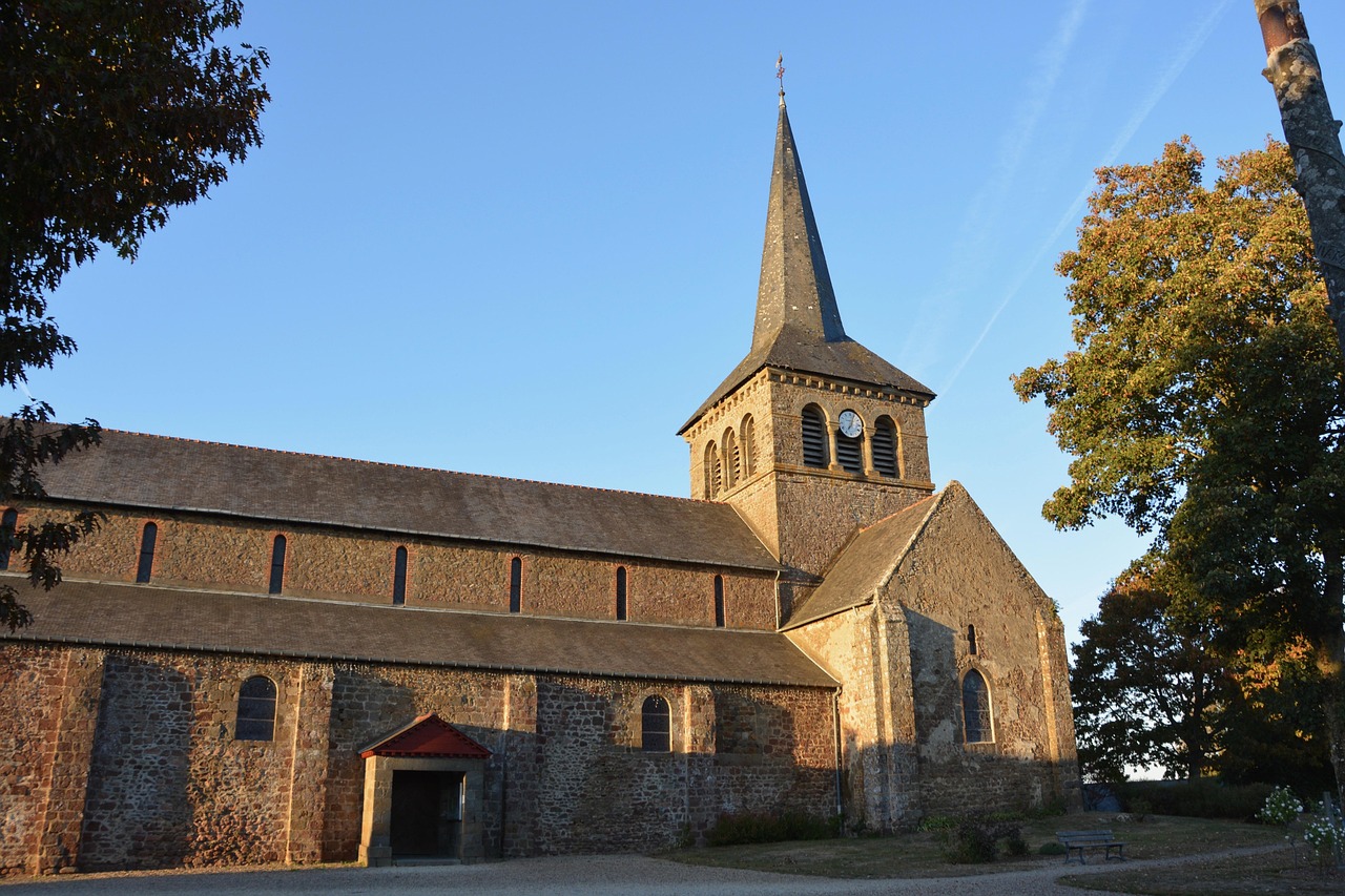 kostel hédé, ille-et-vilaine, bretaň, církve a náboženské budovy, náboženské dědictví, architektura, panoramatické