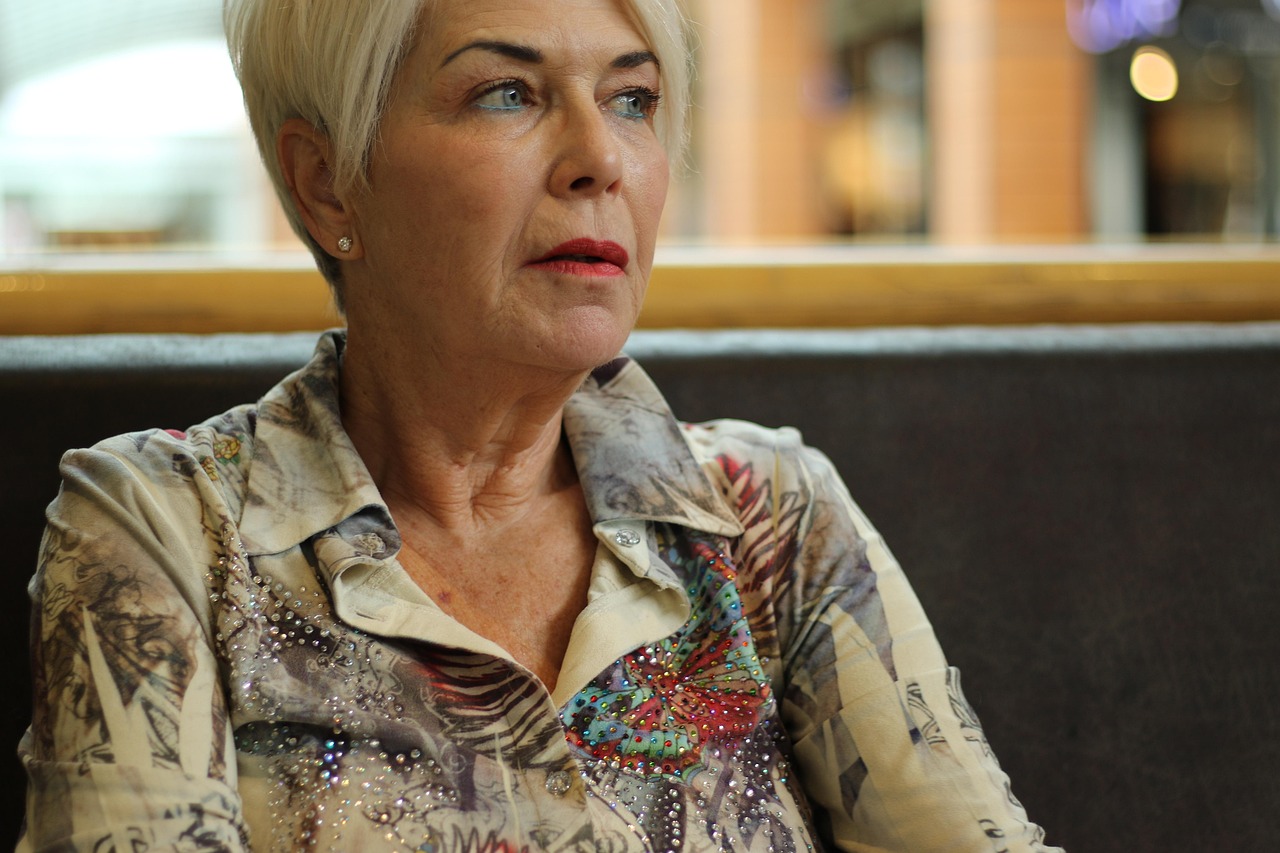 mulher, fechar-se, retrato, olhos, idoso, sério, brown idosos