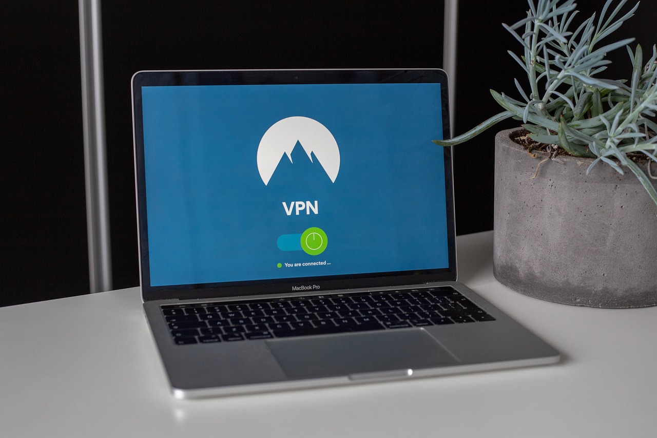 vpn, privatsphäre, internet, entsperren, sicherheit, persönliche daten, netzwerk, öffentliche wifi, tablets, technologie, beste vpn, streamen, hacken, internet-sicherheit, computer-service, vpn-sicherheit, aktie, ressource, bild, foto, royalty free, rechner, person, fernarbeit, grau data, grau netzwerk, gray internet, grau sicherheit, gray tablet, gray-service