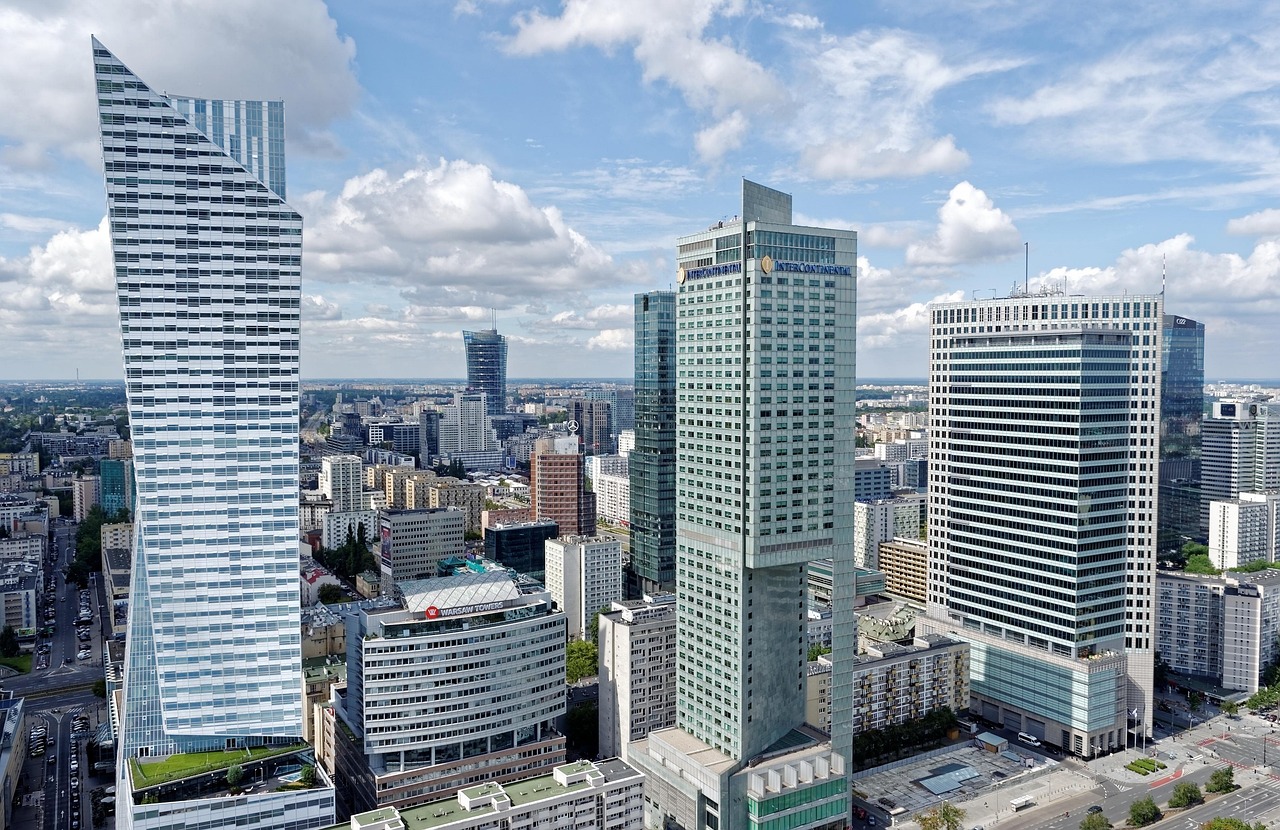épületek, városi, építészet, modern, panoráma, felhőkarcoló, főváros, magas, város, nézetek, nagy, kék város, kék táj, kék épület, városkép, varsó, lengyelország, idegenforgalom, légi felvétel, tájkép